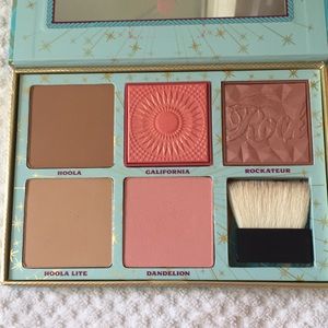Benefit Cheek Parade blush kit